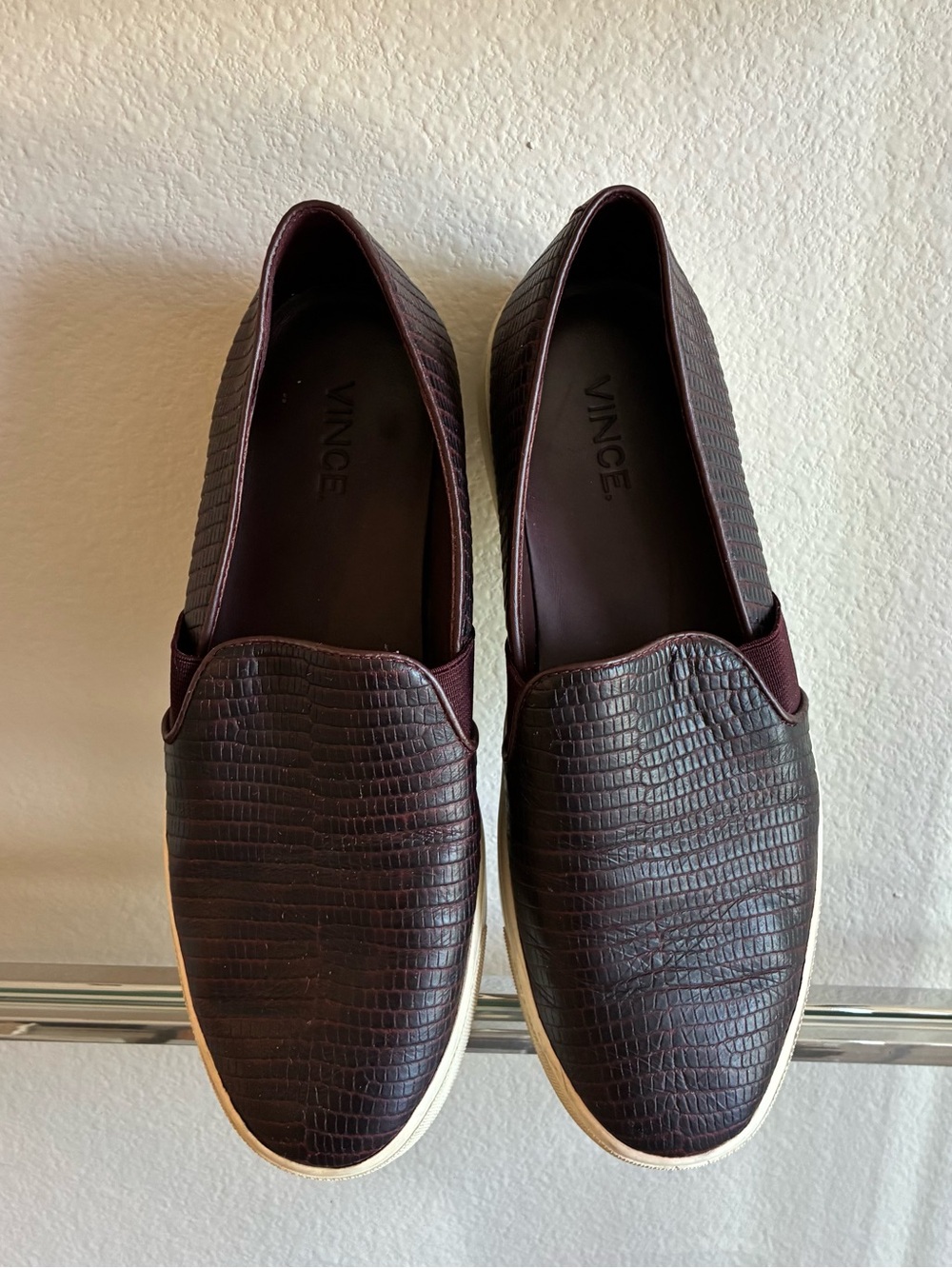 Vince 37 Burgundy Lizard Embossed Leather Slip-On Sneakers - Picture 4 of 5